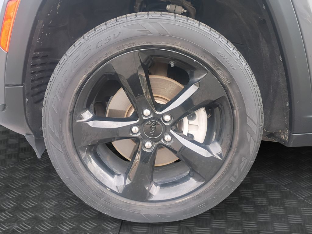 Used Car 2023 Jeep Grand Cherokee L  Altitude For Sale Under $30,000 In Austin, Texas