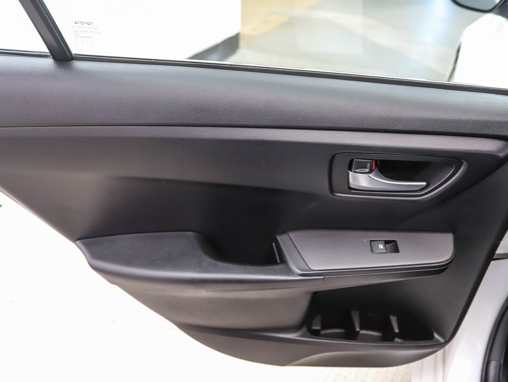 Thumbnail: 2016 Toyota Camry - 17