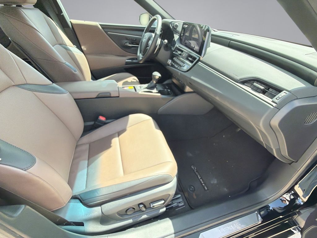 Thumbnail: 2024 Lexus ES - 15