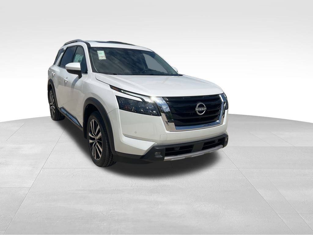 2025 Everest White Pearl Tricoat Nissan Pathfinder Platinum 4X4 SUV