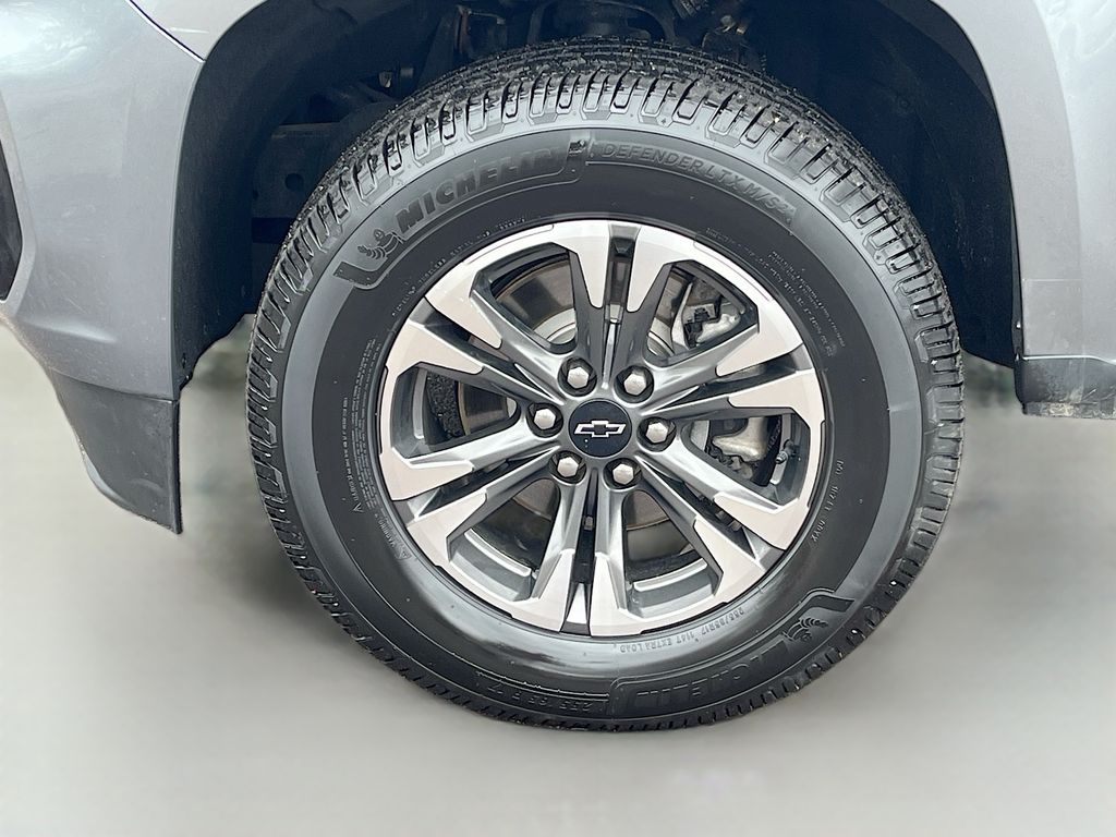 Used 2021 Gray Chevrolet Z71 image 27