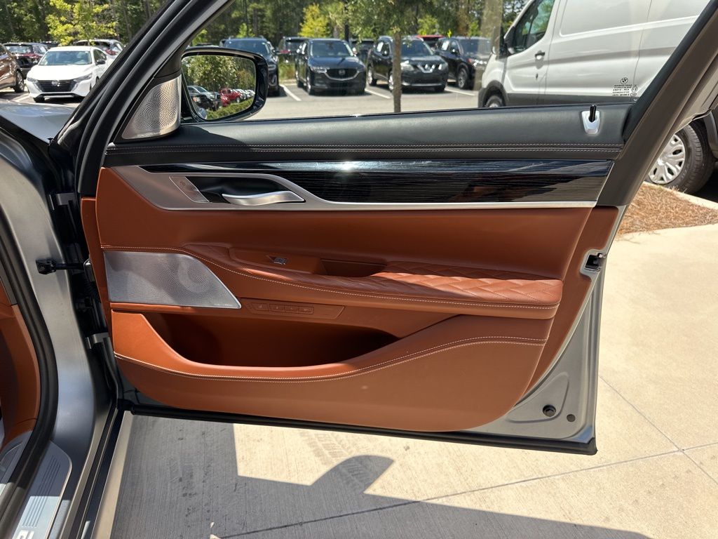 2022 Frozen Bluestone Metallic BMW 7 Series M760i AWD Sedan