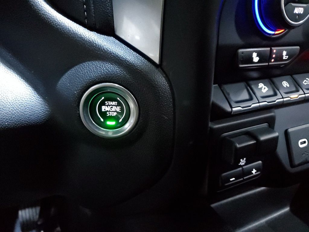 2021 Chevrolet Silverado 1500 RST photo