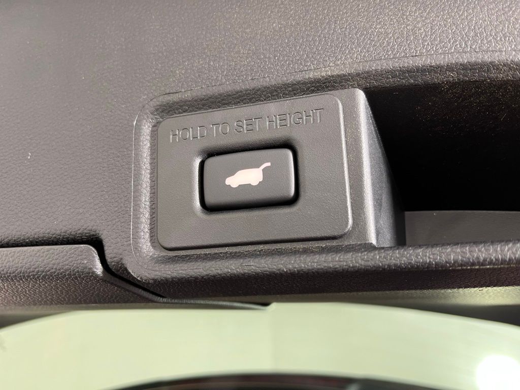 Thumbnail: 2026 Acura RDX - 11