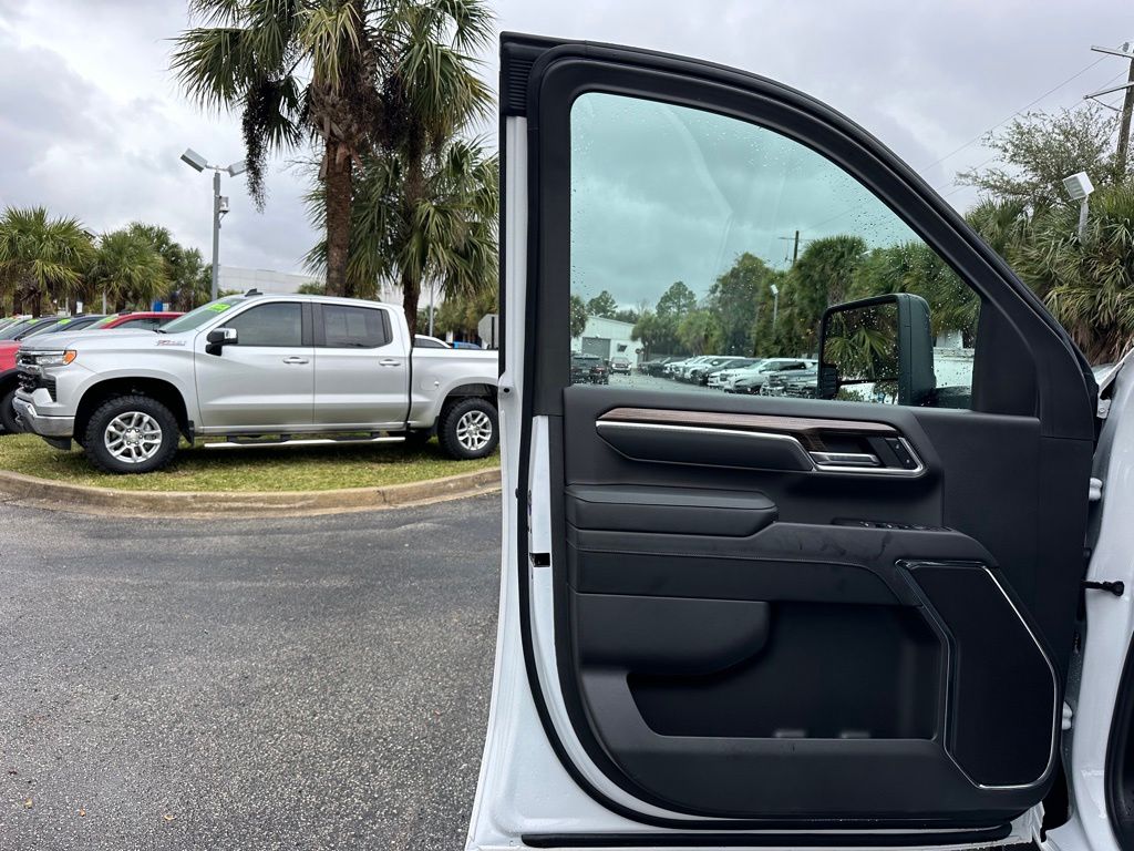 2024 Chevrolet Silverado 3500HD LT 35