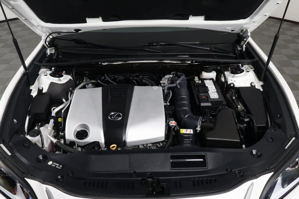 Thumbnail: 2022 Lexus ES - 15