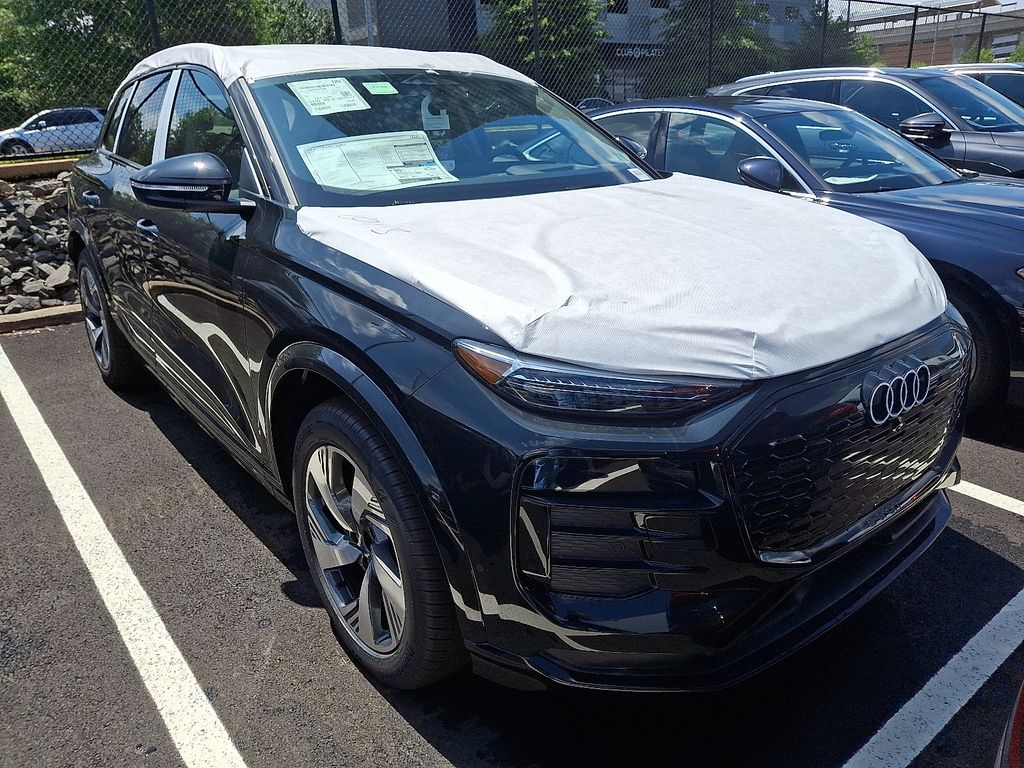 Thumbnail: 2025 Audi Q6 e-tron - 2
