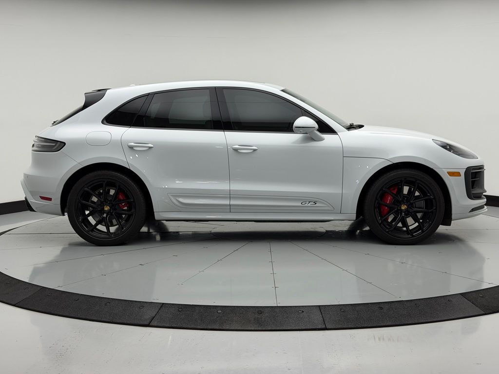 Thumbnail: 2023 Porsche Macan - 9