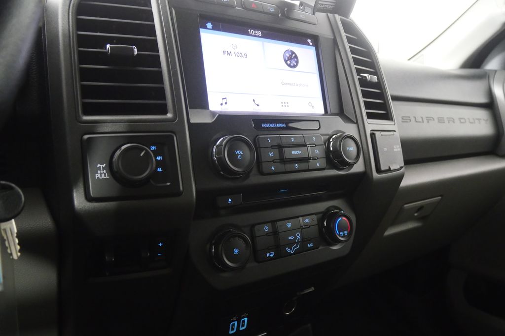 Thumbnail: 2017 Ford Econoline - 14