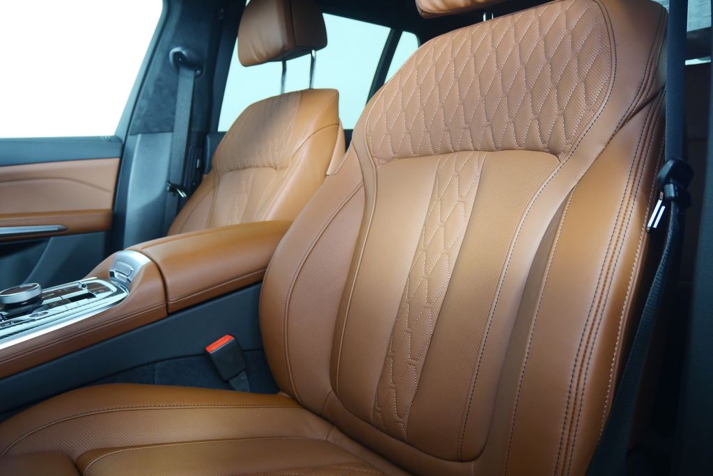 Thumbnail: 2026 BMW X7 - 11