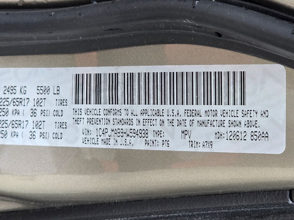 2017 Light Brownstone Pearlcoat Jeep Cherokee Sport 4X4 SUV