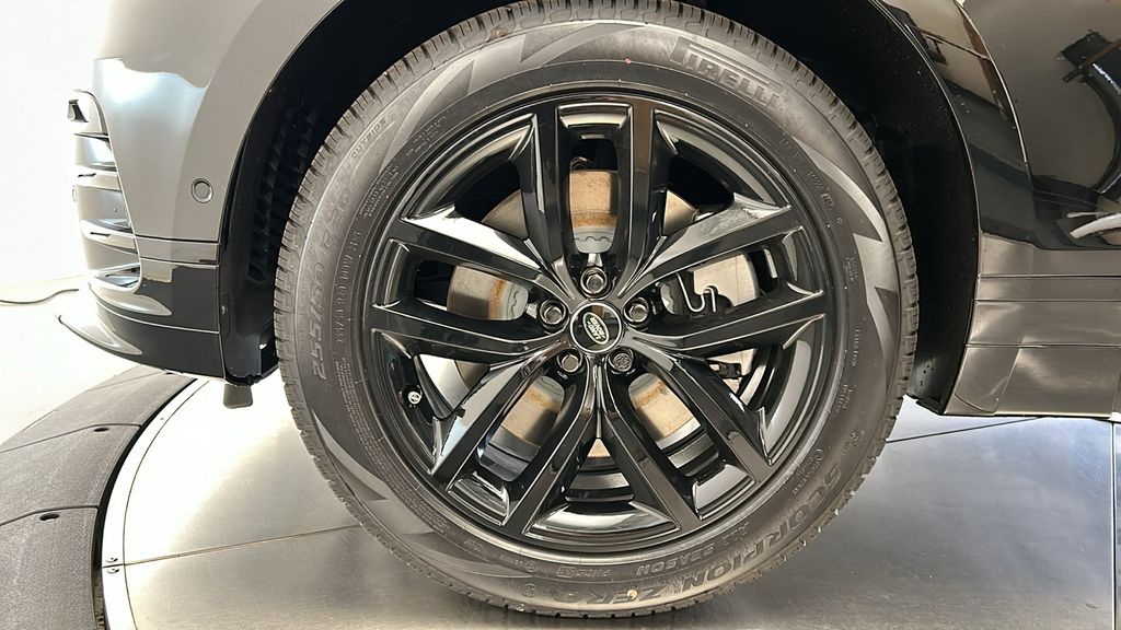 2026 Land Rover Range Rover Velar Dynamic SE 10