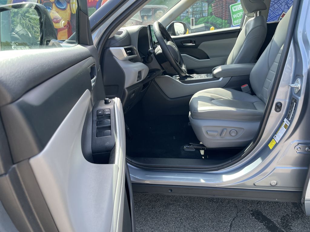 Used 2022 Toyota Highlander SUV