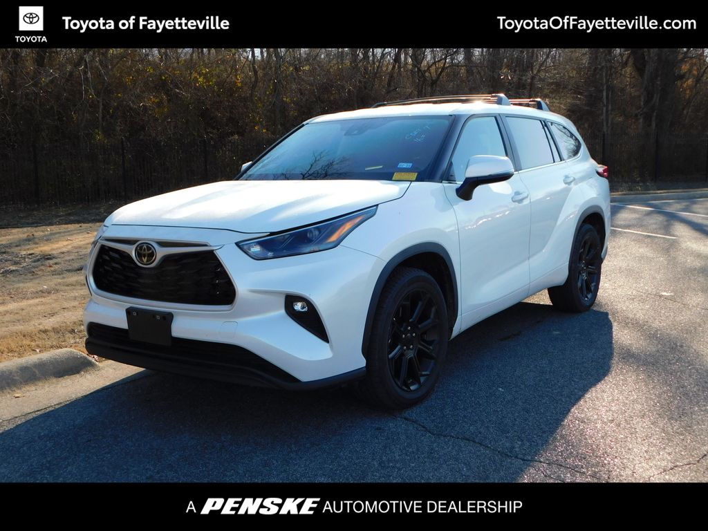 2023 Toyota Highlander LE -
                Fayetteville, AR