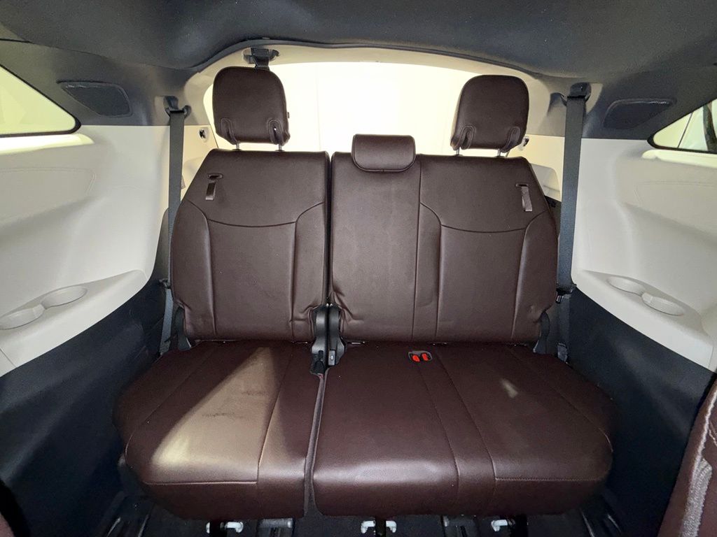 Thumbnail: 2023 Toyota Sienna - 20