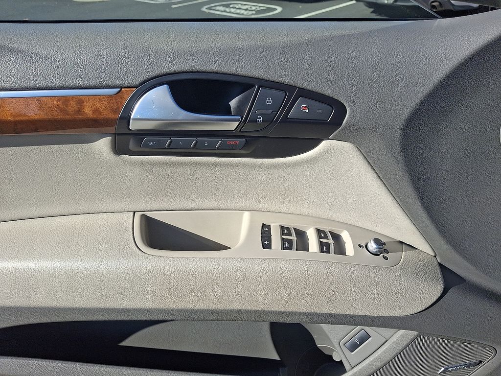 Thumbnail: 2015 Audi Q7 - 12