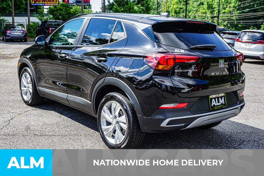 Used 2025 Black Buick Preferred image 5
