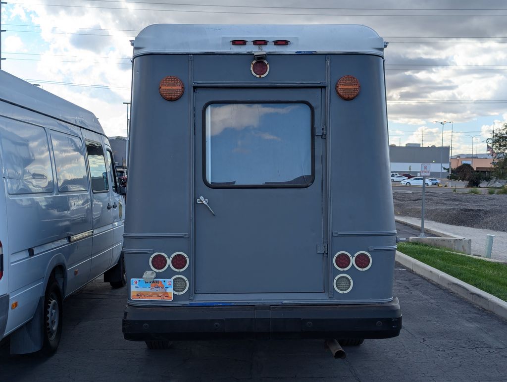 2008 Ford E-350SD Base 7