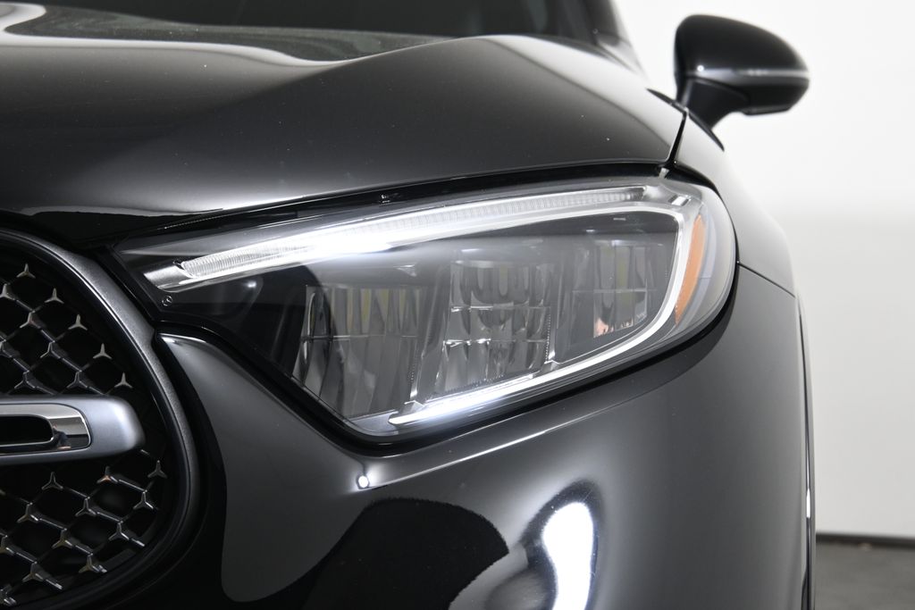 Thumbnail: 2026 Mercedes-Benz GLC - 9