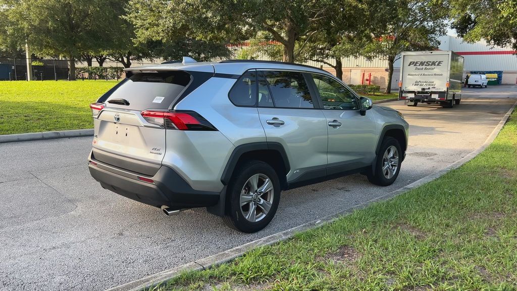 Thumbnail: 2024 Toyota RAV4 - 8