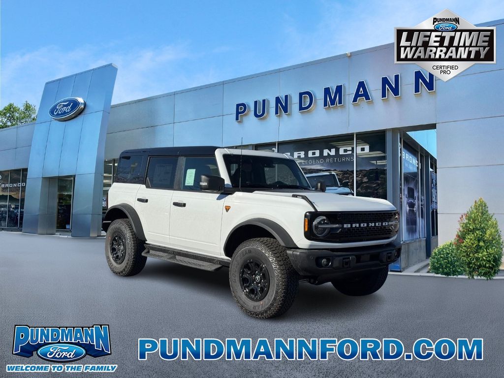 Oxford White 2025 Ford Bronco SUV / Crossover Four-Wheel Drive Automatic