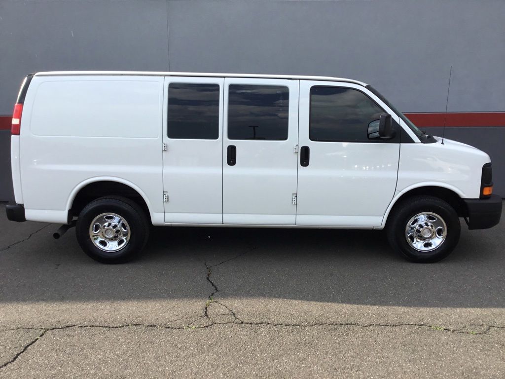 View vehicle photo 7
