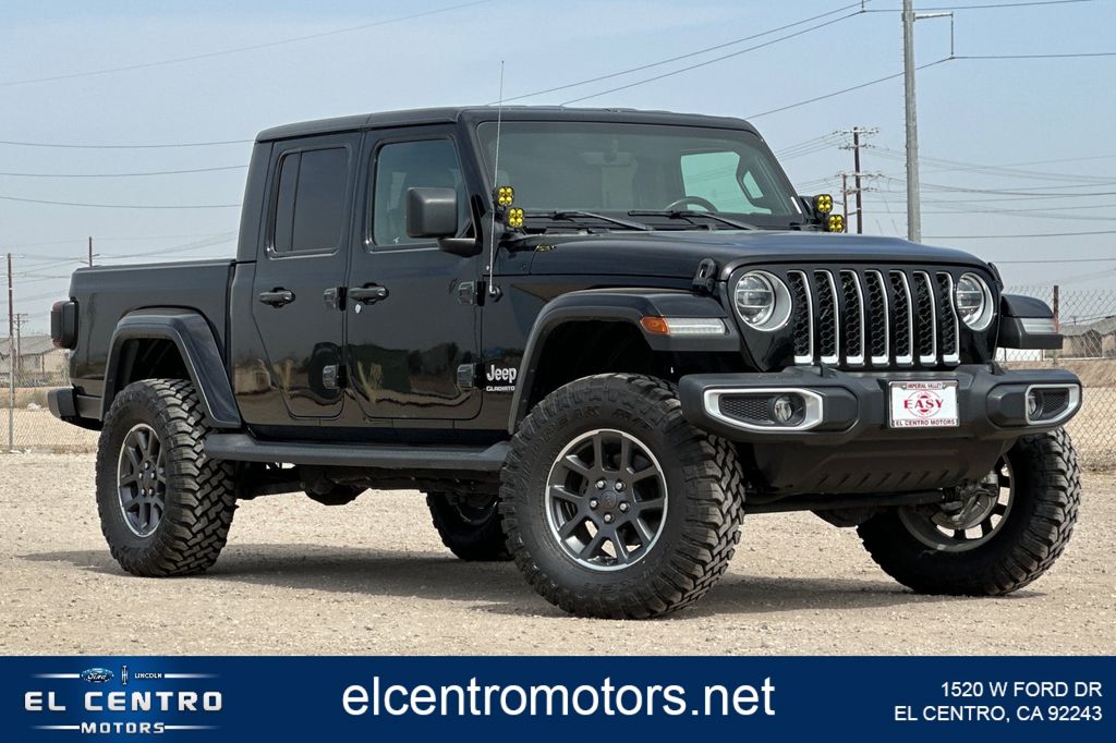 2021 Jeep Gladiator Overland Crew Cab 4WD