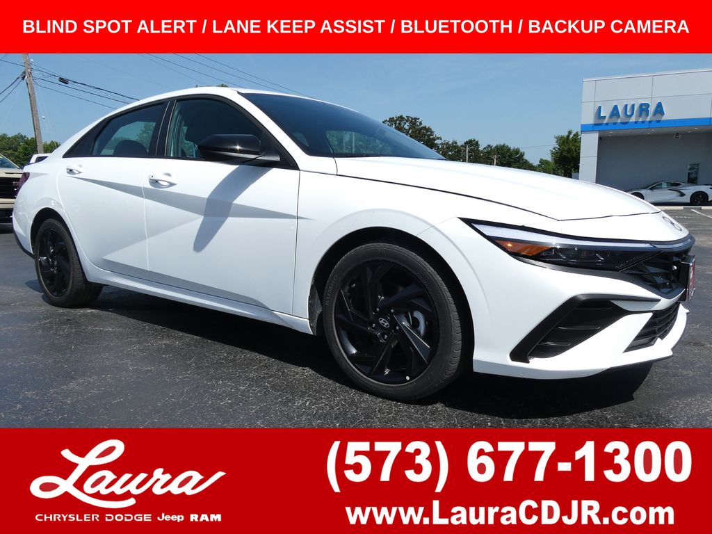 Serenity White Pearl 2026 Hyundai Elantra Sedan Front-Wheel Drive Continuously Variable Transmission