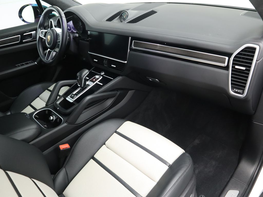 Thumbnail: 2023 Porsche Cayenne - 18