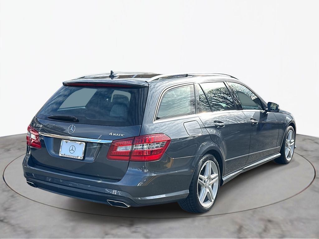 Thumbnail: 2011 Mercedes-Benz E-Class - 9