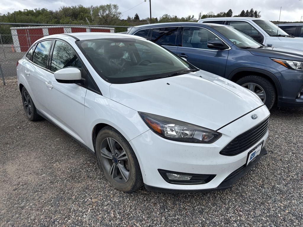 Oxford White 2018 Ford Focus SE Sedan Front-Wheel Drive 6-Speed Automatic