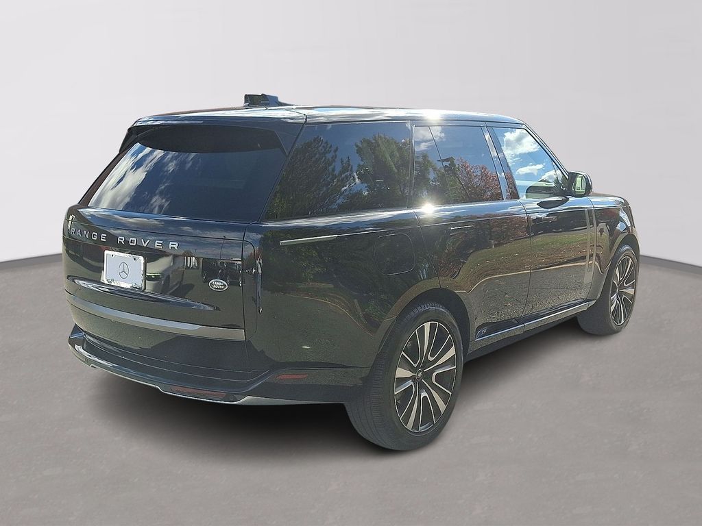 Thumbnail: 2023 Land Rover Range Rover - 4