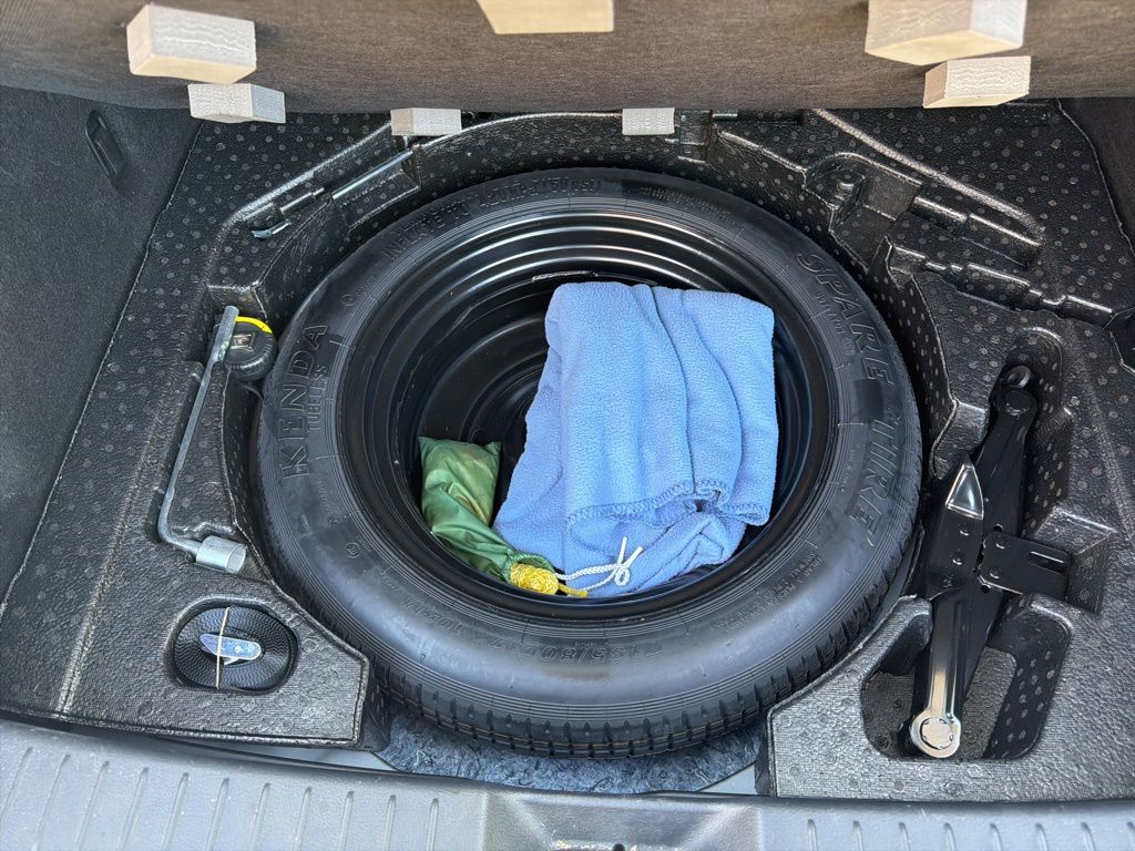 Certified Used 2025 White Mazda 2.5 S image 8