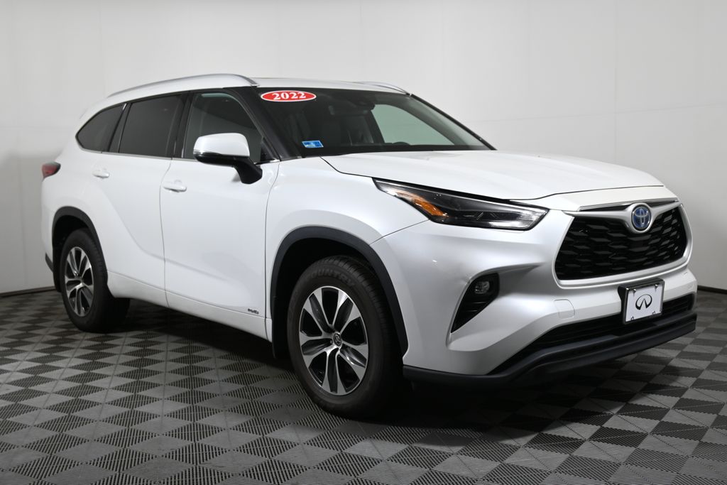 Thumbnail: 2022 Toyota Highlander - 8