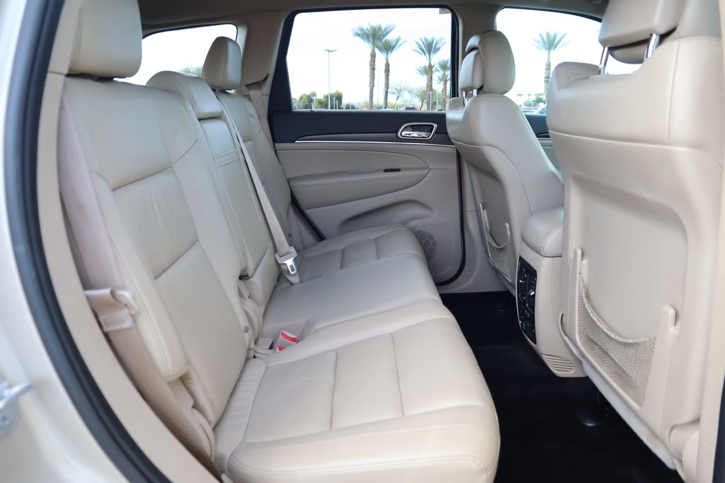 Thumbnail: 2015 Jeep Grand Cherokee - 21