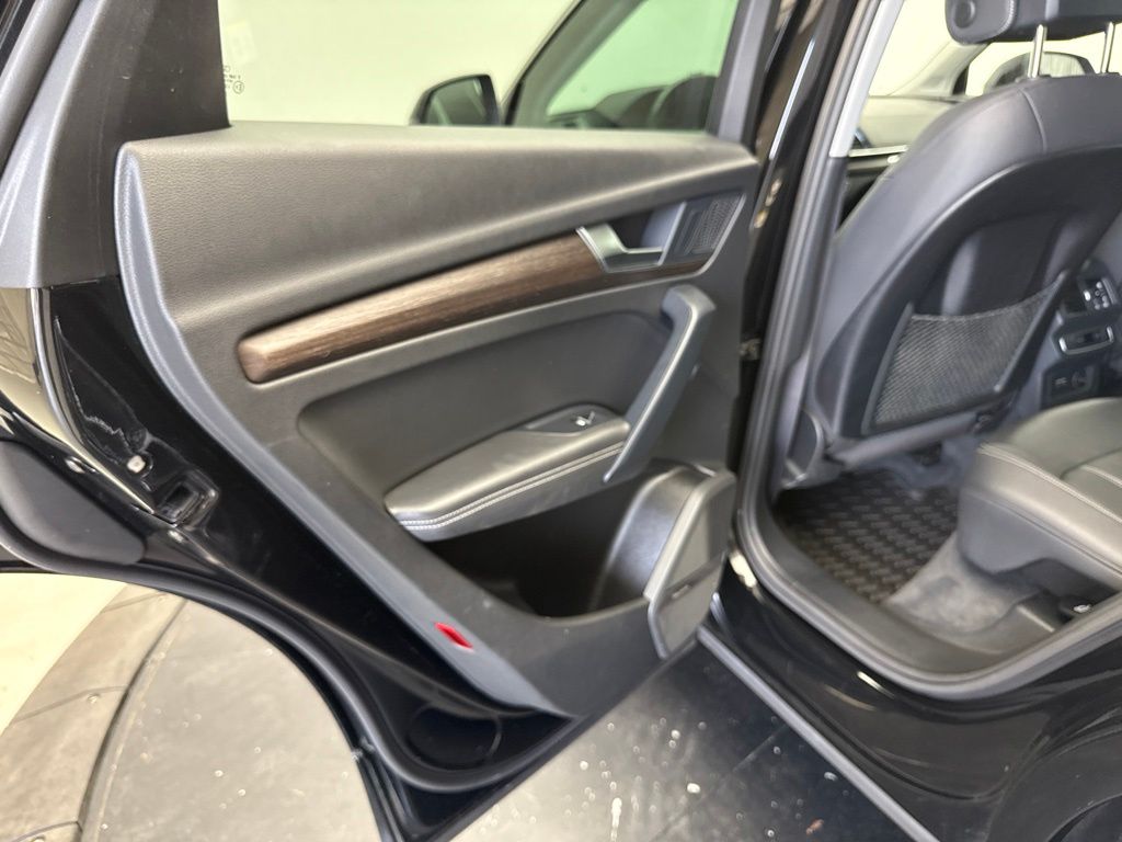 Thumbnail: 2023 Audi Q5 - 19