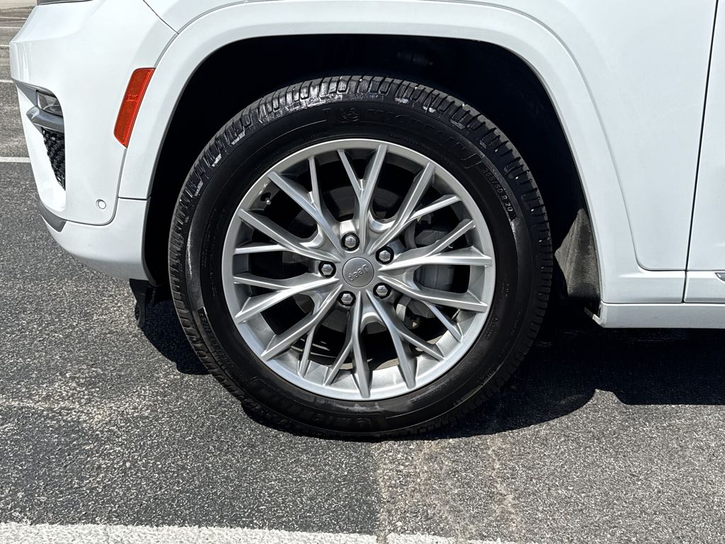 2023 Jeep Grand Cherokee Summit White at Community Toyota