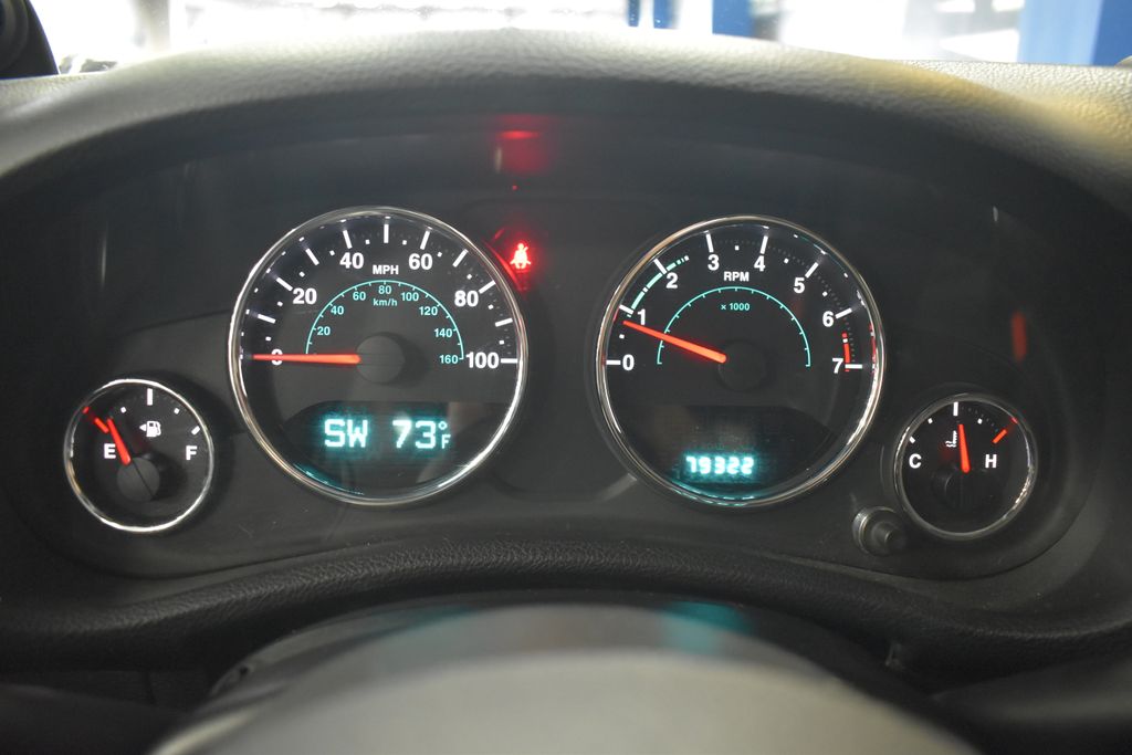 2014 Jeep Wrangler Unlimited Sahara 24