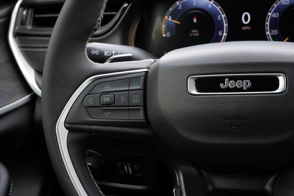 2026 Jeep Grand Cherokee Limited - 9