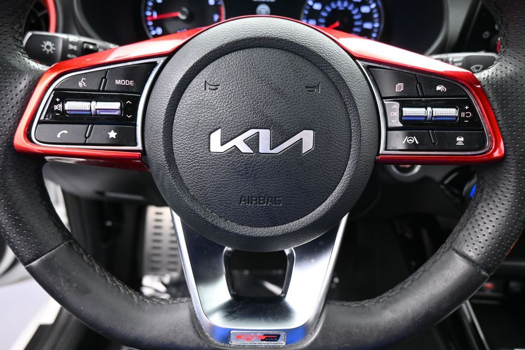 Used 2024 Snow White Pearl Kia GT-Line image 31