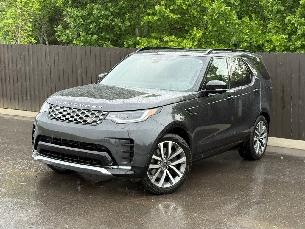 Gray 2026 Land Rover Discovery SUV / Crossover 8-Speed Automatic