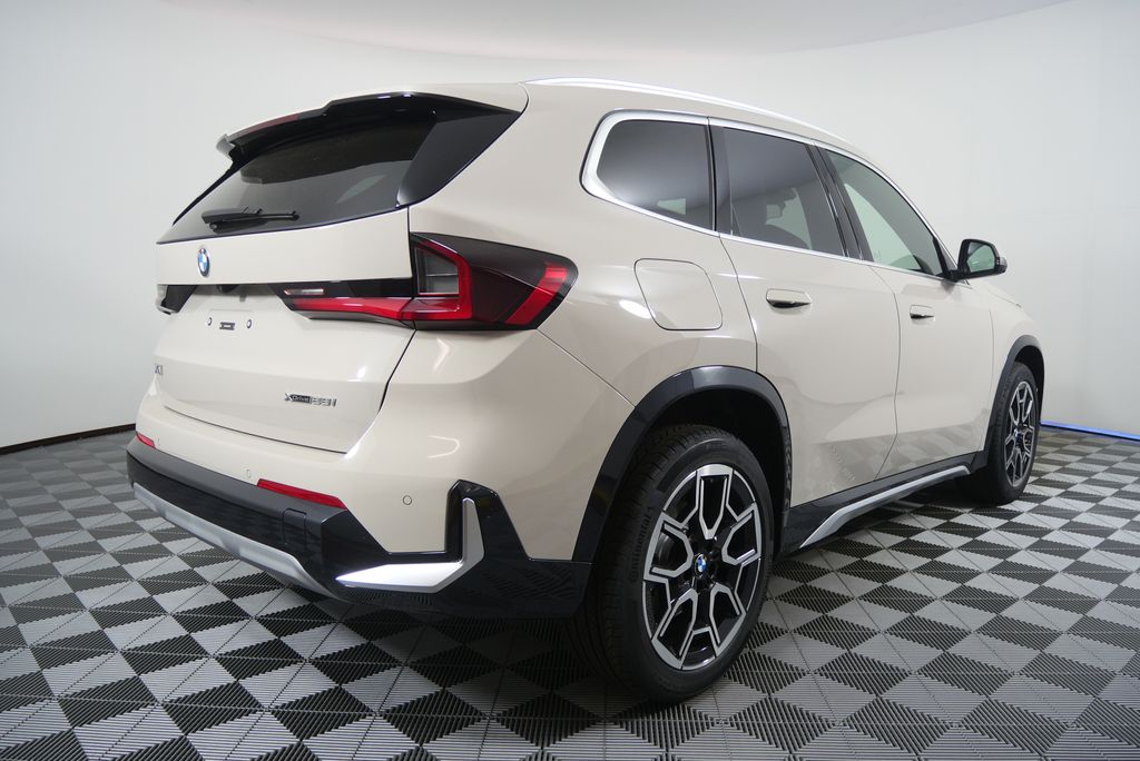 Thumbnail: 2026 BMW X1 - 3