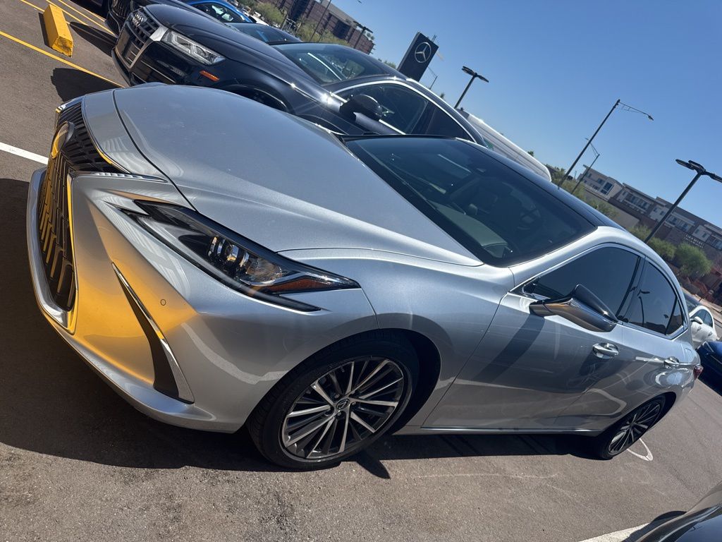 Thumbnail: 2023 Lexus ES - 5