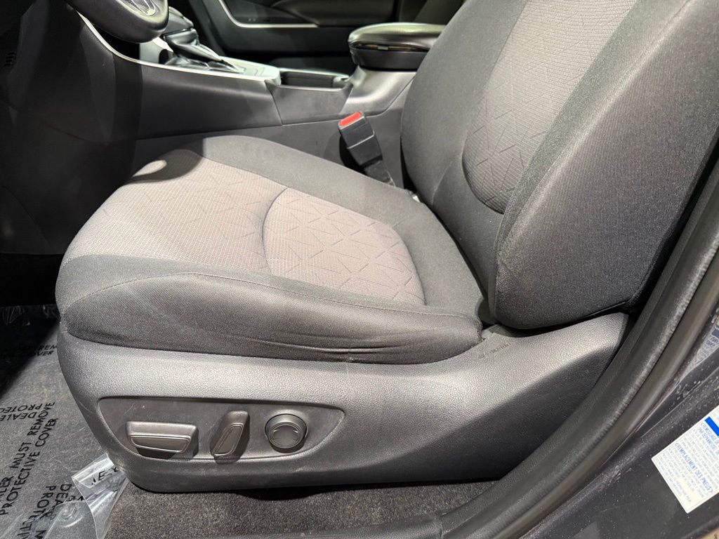 Thumbnail: 2019 Toyota RAV4 - 14