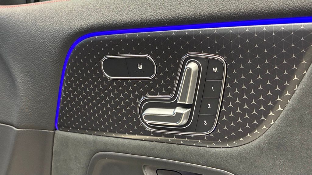 Thumbnail: 2025 Mercedes-Benz GLA - 32