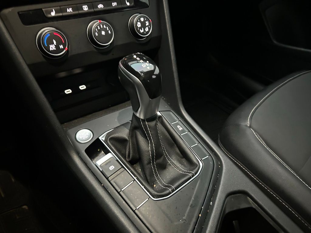 Thumbnail: 2022 Volkswagen Taos - 27