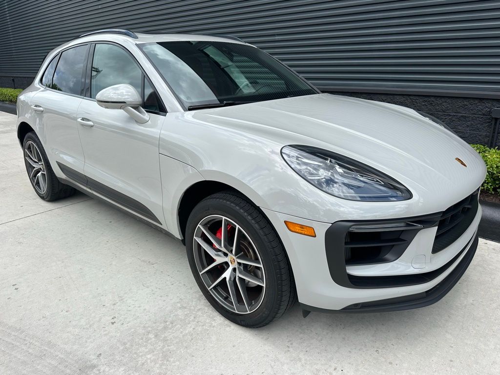 Thumbnail: 2023 Porsche Macan - 11
