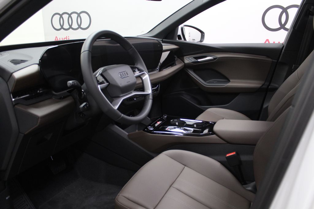 2025 Audi e-tron Premium 8