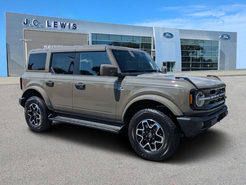 2026 Ford Bronco Outer Banks