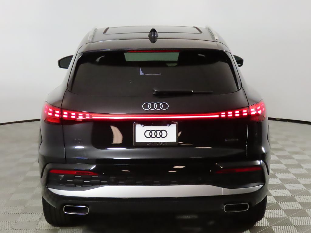 Thumbnail: 2025 Audi Q5 - 4